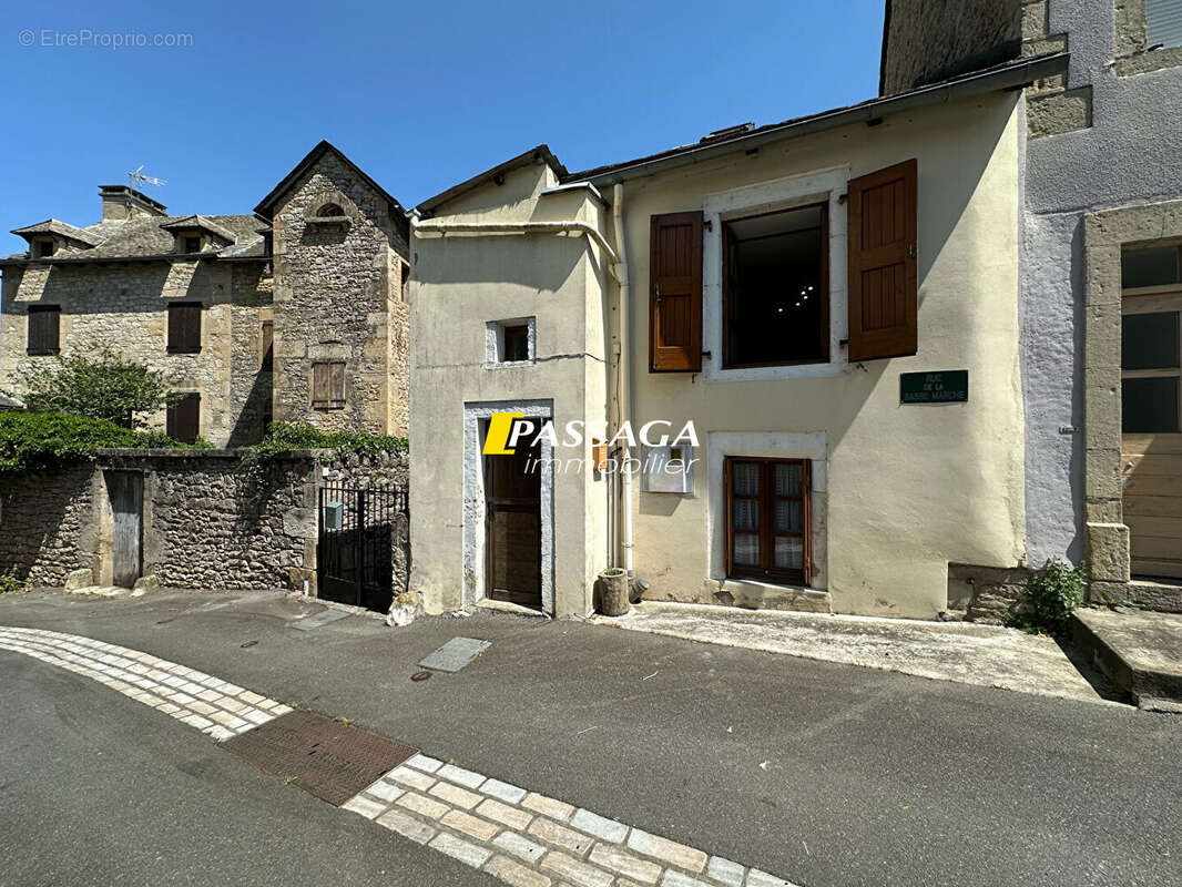 Maison à LAISSAC