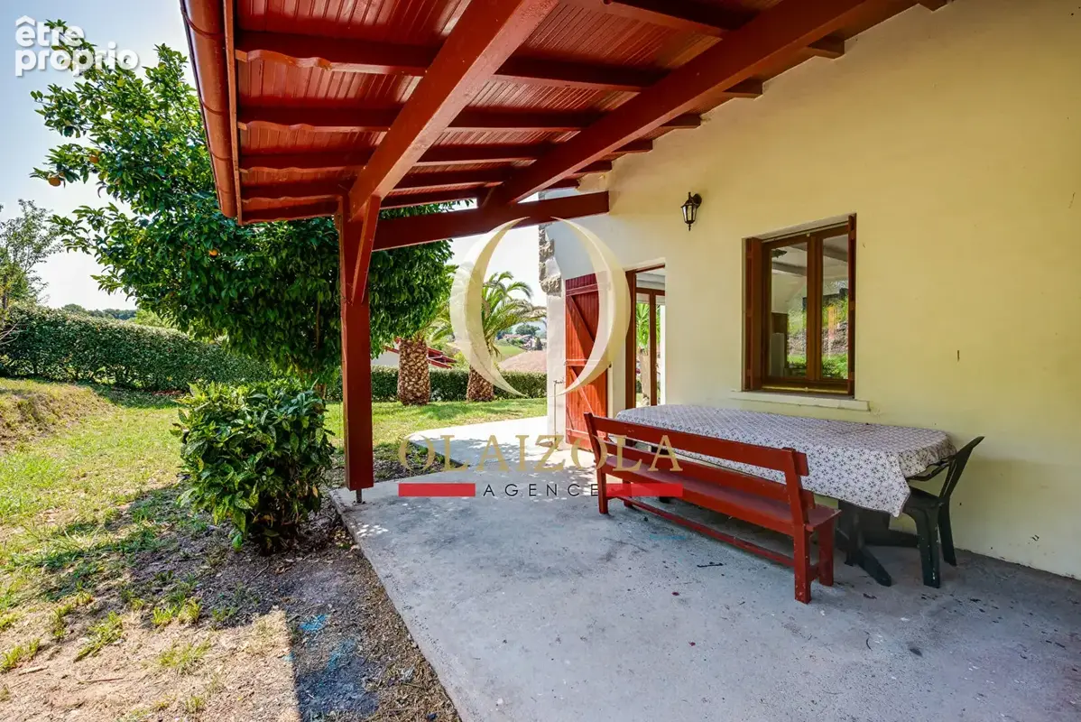 SAINT-PÉE-SUR-NIVELLE - Maison familiale à fort potentiel - photo 8