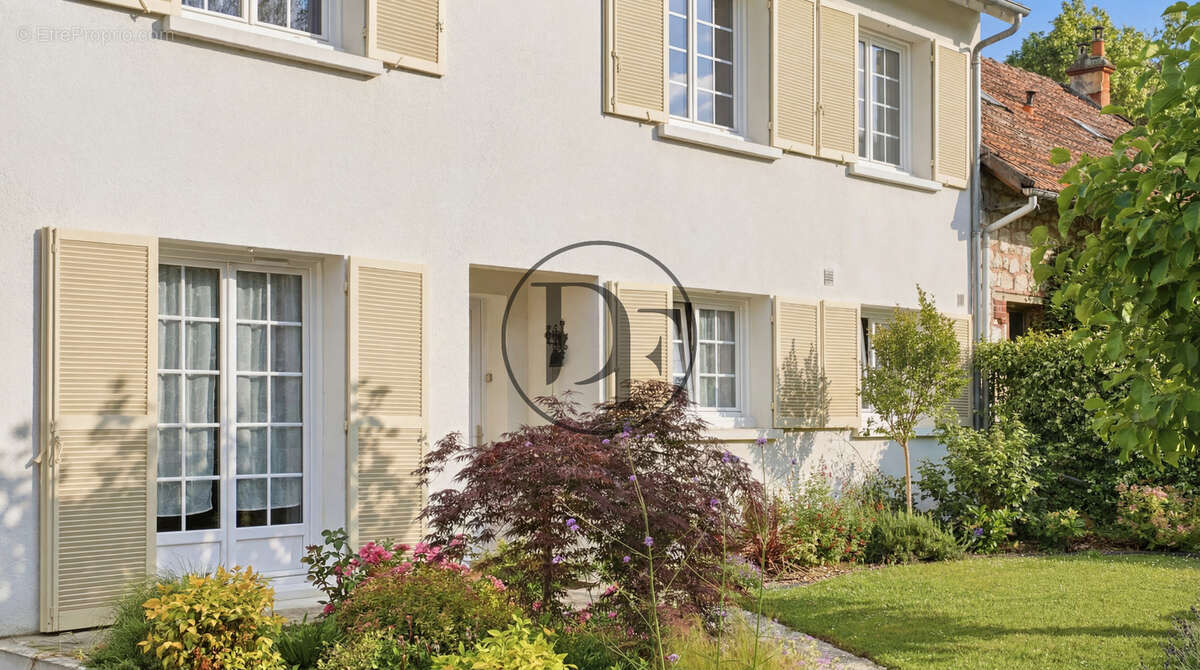Maison à SAMOIS-SUR-SEINE
