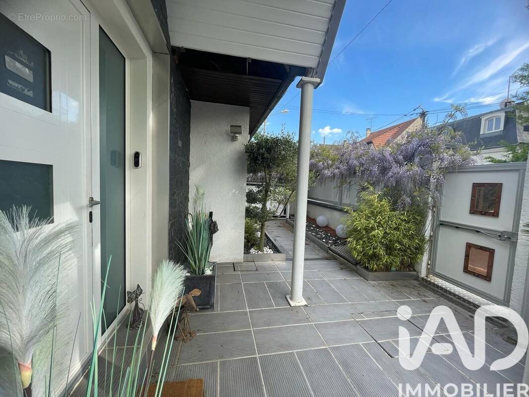 Photo 1 - Maison à VILLIERS-SUR-MARNE