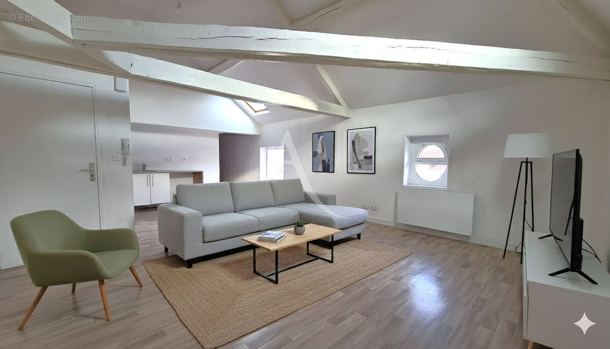 Appartement à COURDIMANCHE