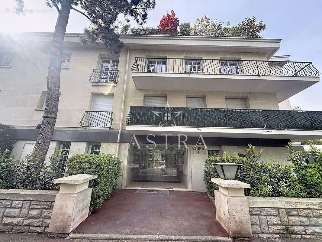 Appartement 2 pièce(s) 47 m2 Chatenay limite Sceaux - photo 13
