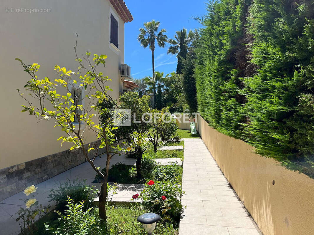 Maison à VILLENEUVE-LOUBET