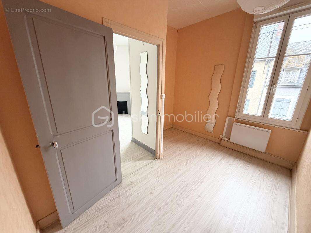 Appartement à LA GUERCHE-SUR-L'AUBOIS