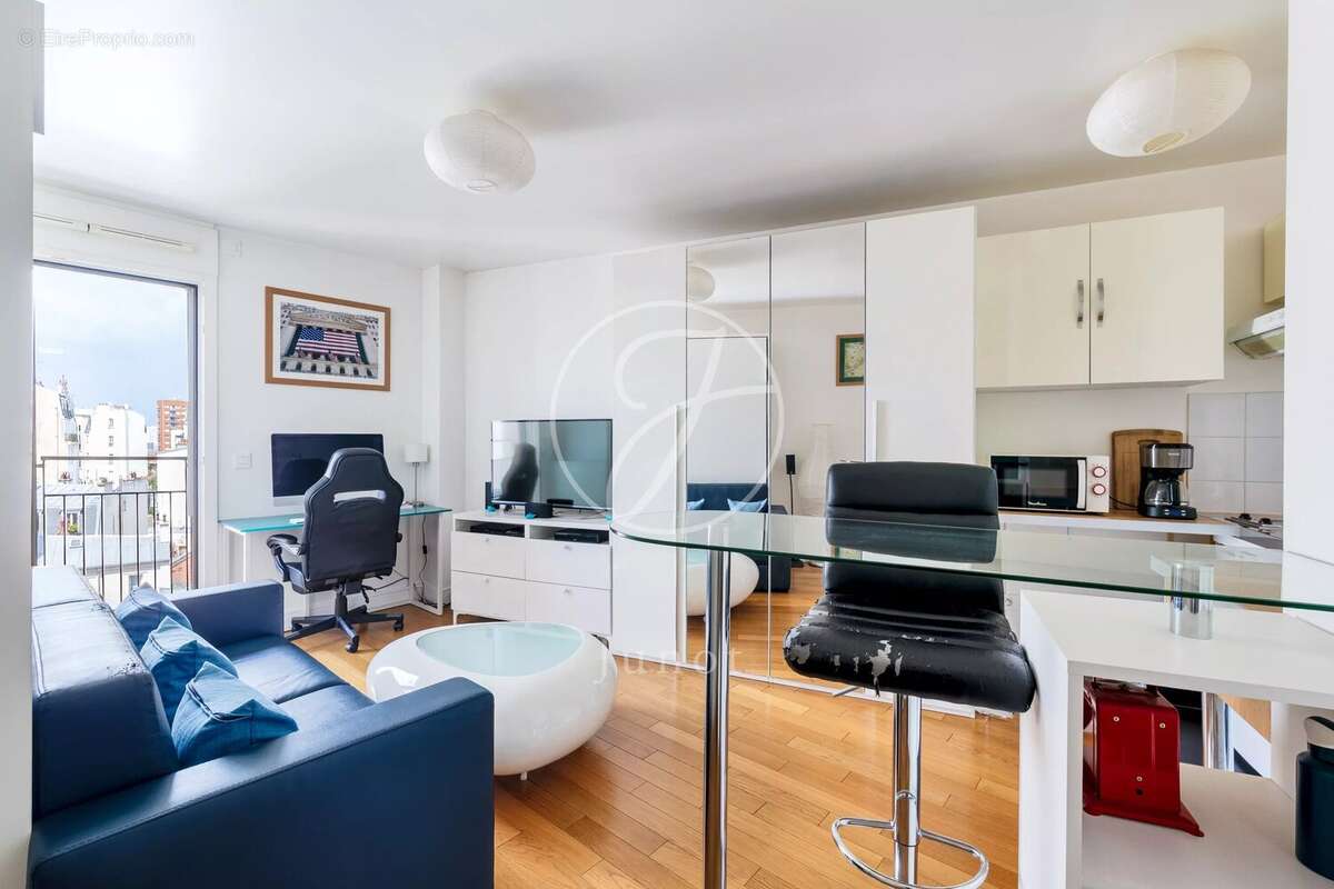 Appartement à PARIS-18E