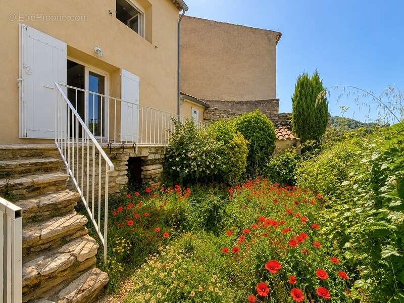 Maison à BONNIEUX