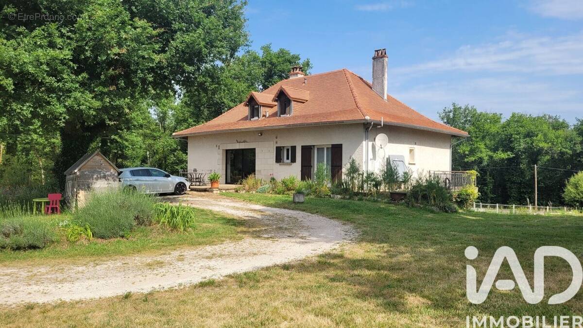 Photo 1 - Maison à LA ROCHE-CHALAIS