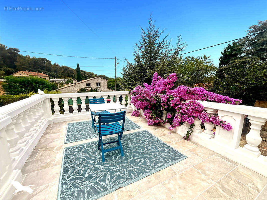 Maison La Penne-sur-Huveaune -112 m2 - 5 pièces - 3 Chambres + Jardin + Piscine - photo 2