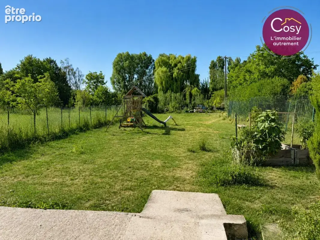 Maison familiale avec grand terrain et dépendances - photo 9
