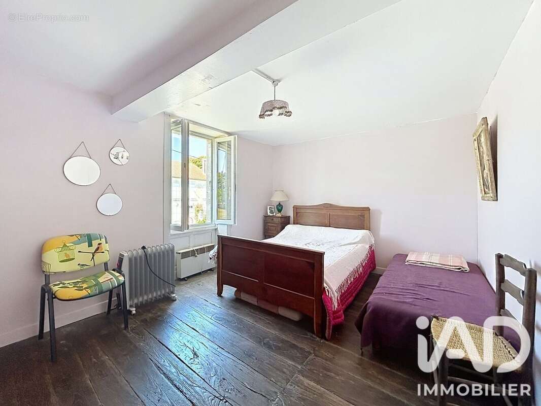 Maison 110 m² à Massignac  - photo 8