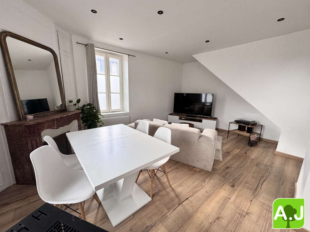 Appartement à IVRY-LA-BATAILLE