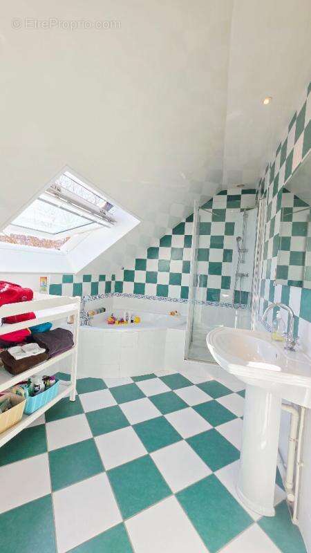 Bourges maison 5 pieces + appartement independant 2 pieces - photo 12