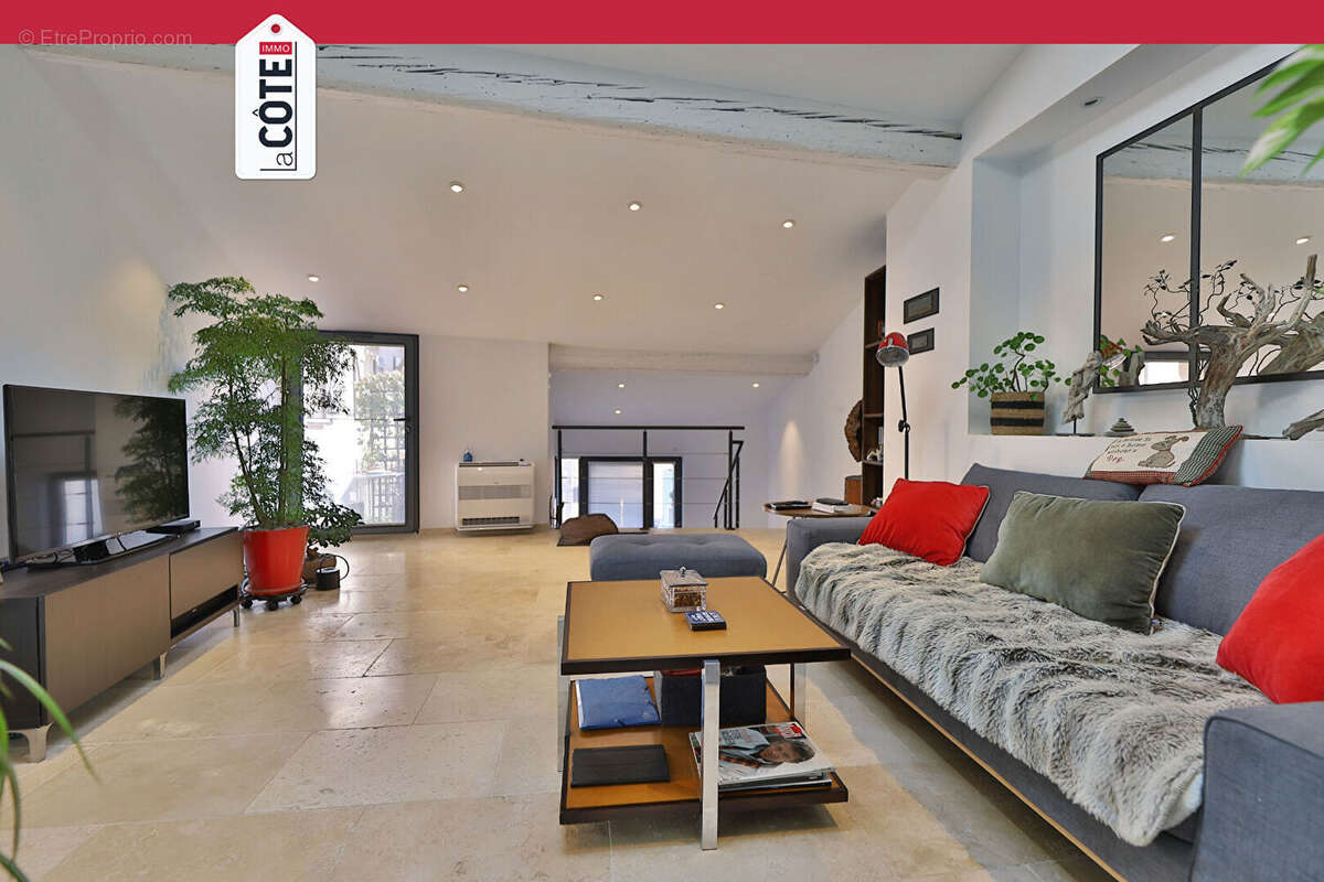 Maison à L&#039;ISLE-SUR-LA-SORGUE