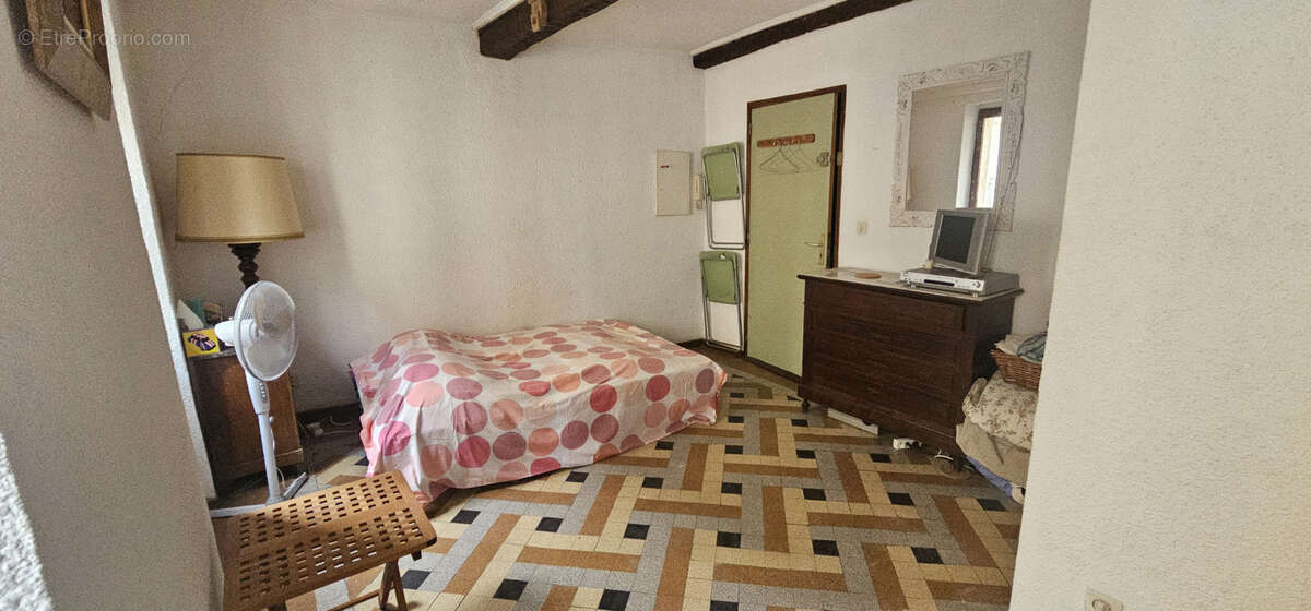 Appartement à BAGNOLS-EN-FORET