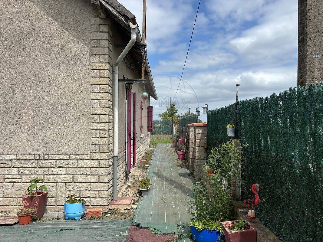 Maison à LAMENAY-SUR-LOIRE