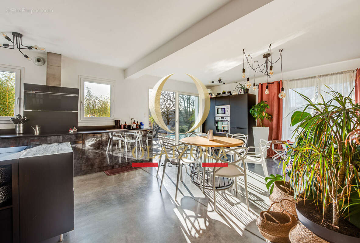 AHETZE - Maison contemporaine avec jardin et piscine - photo 8