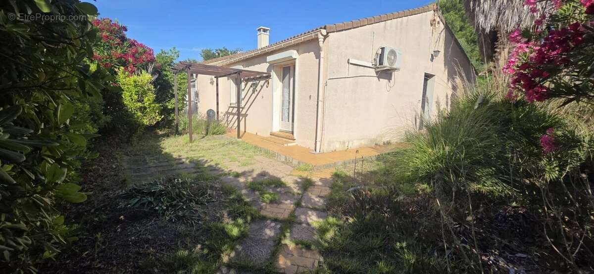 Maison à GINESTAS