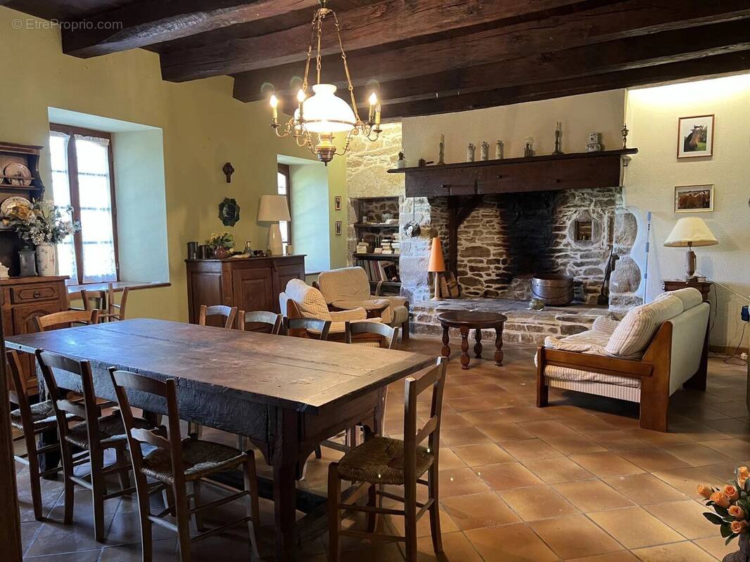 Maison à MANHAC