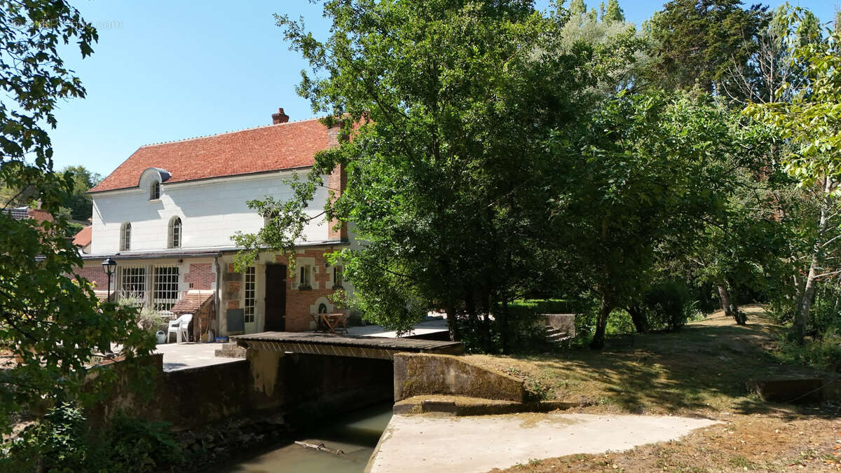 Entre Montrichard et Saint-Aignan - Moulin avec dépendances et étang. - photo 21
