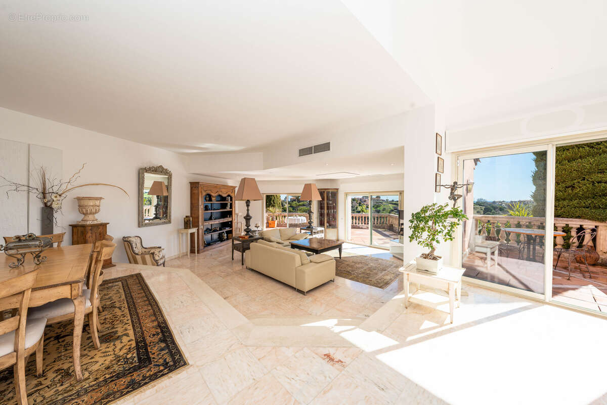 Maison à CAGNES-SUR-MER