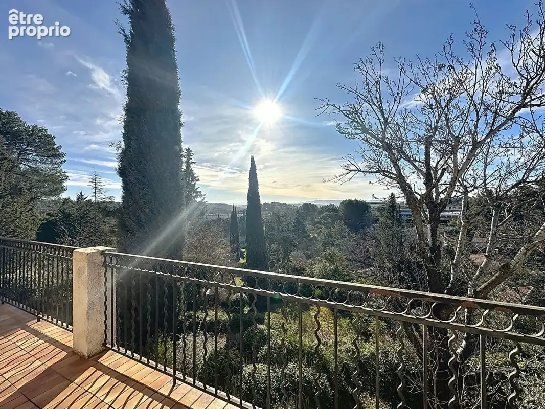 Maison 237 m² à Aix-En-Provence  - photo 2