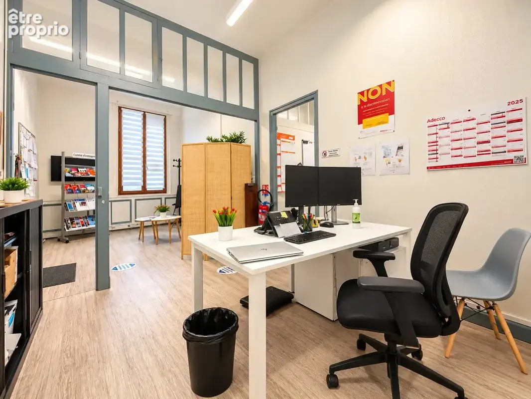 Local professionnel a vendre rue leon bourgeois - photo 2
