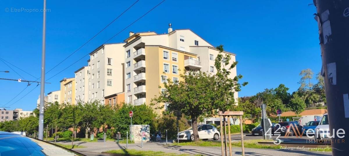 Appartement à SAINT-ETIENNE