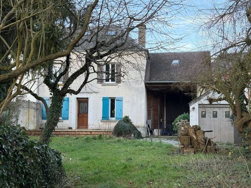 Maison à GRISY-LES-PLATRES