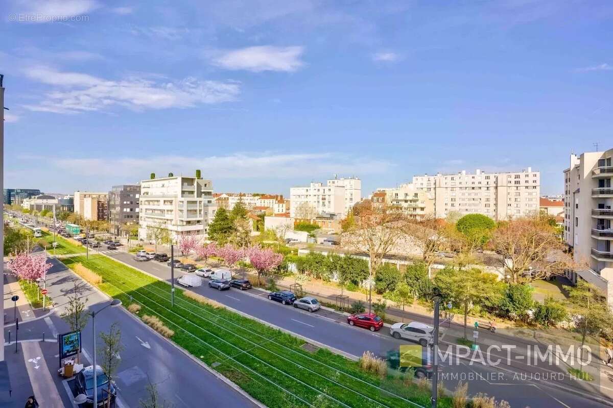 Appartement à COURBEVOIE