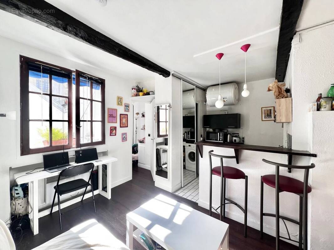 Appartement à PARIS-3E