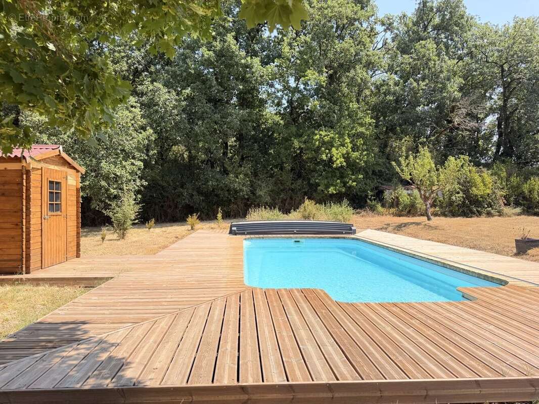 Ferme t4 de 162 m² avec piscine sur parc - photo 2
