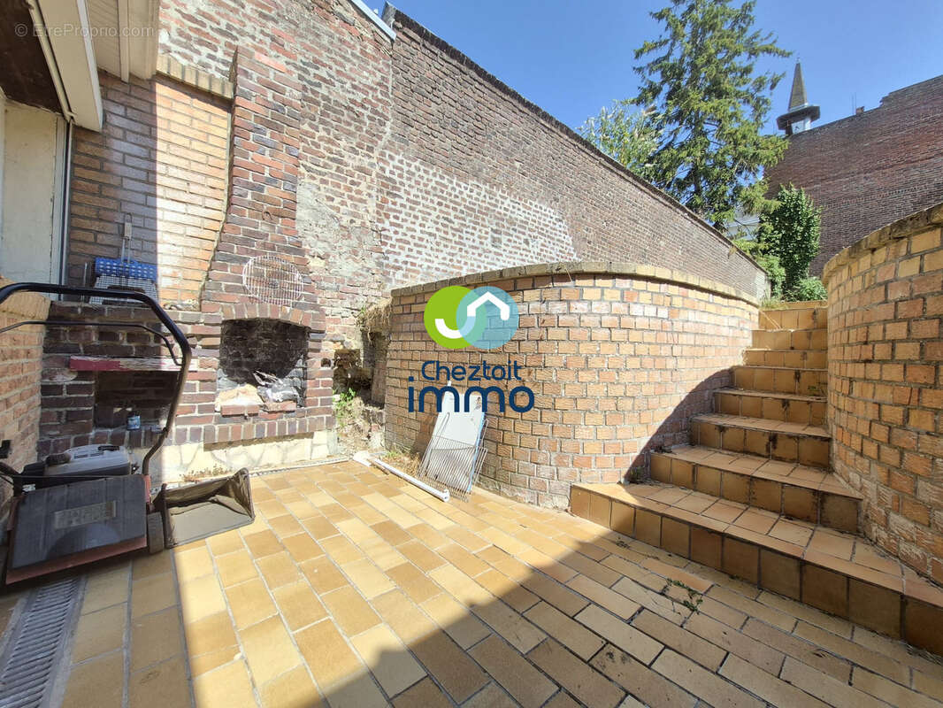 Maison beaux volumes 3 chambres jardin centre-ville - photo 13