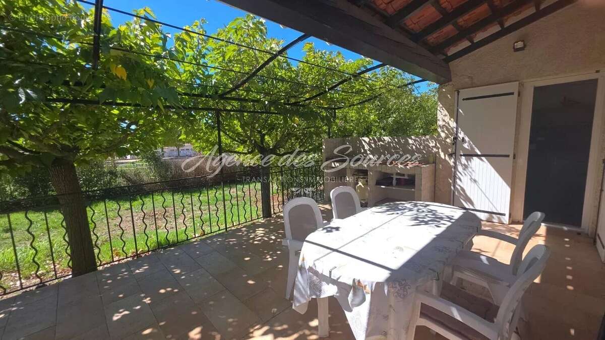 Maison à TAVERNES