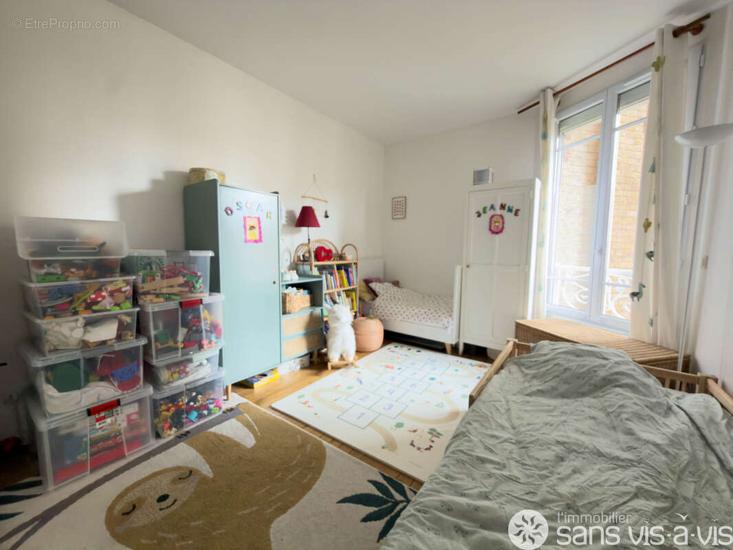 Appartement à COURBEVOIE