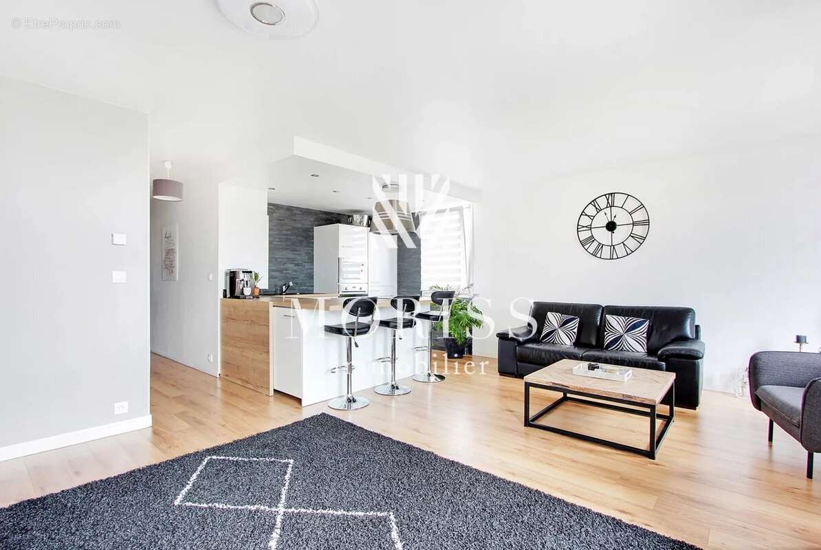 Appartement à PARIS-17E