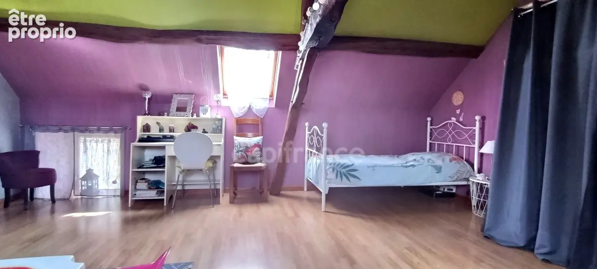 Virginie Masson – Capifrance vous propose cette maison en pierre de 92 m² pleine de charme, située à Seignelay, proche des comme - photo 24