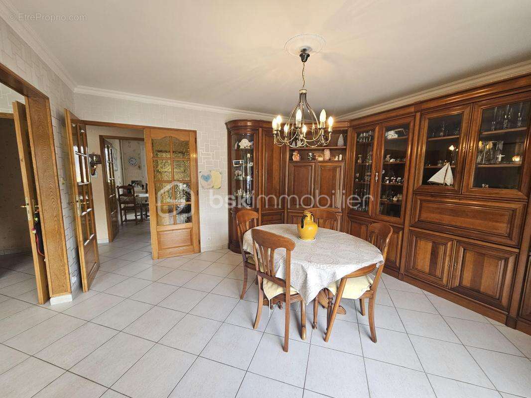 Appartement à FONTAINE