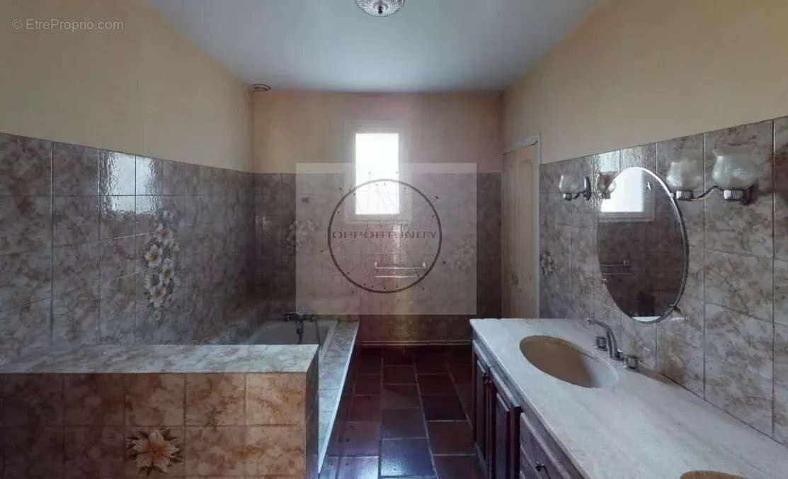 Maison 270 m² à Reynies  - photo 14