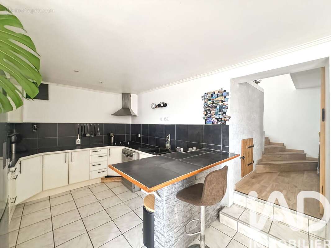 Maison 178 m² à Saint-Sixte  - photo 6