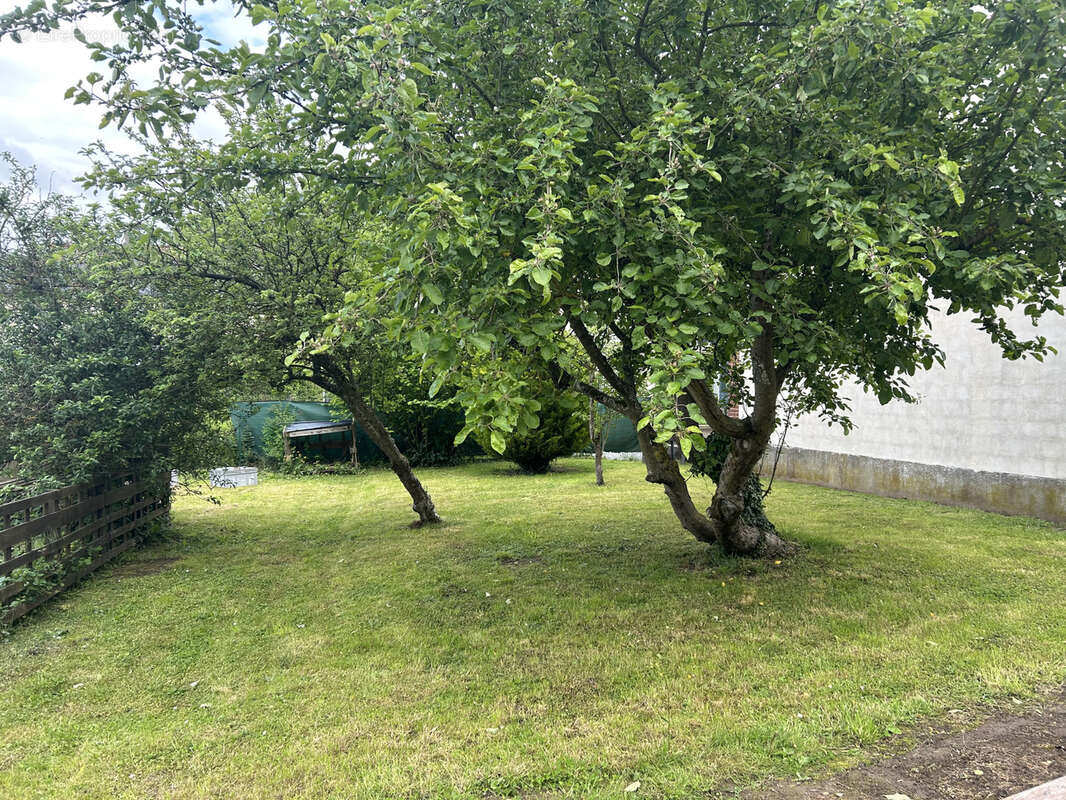 Propriété proche du centre Poix de Picardie - photo 3