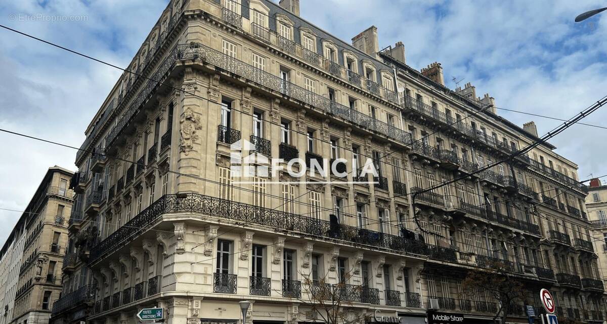 Appartement à MARSEILLE-1E