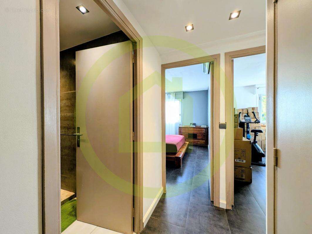 Appartement à MANDELIEU-LA-NAPOULE