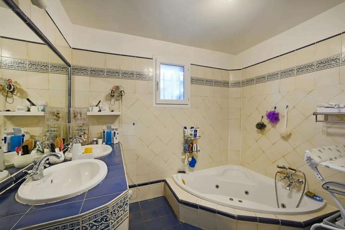 Maison à BOISSET-ET-GAUJAC