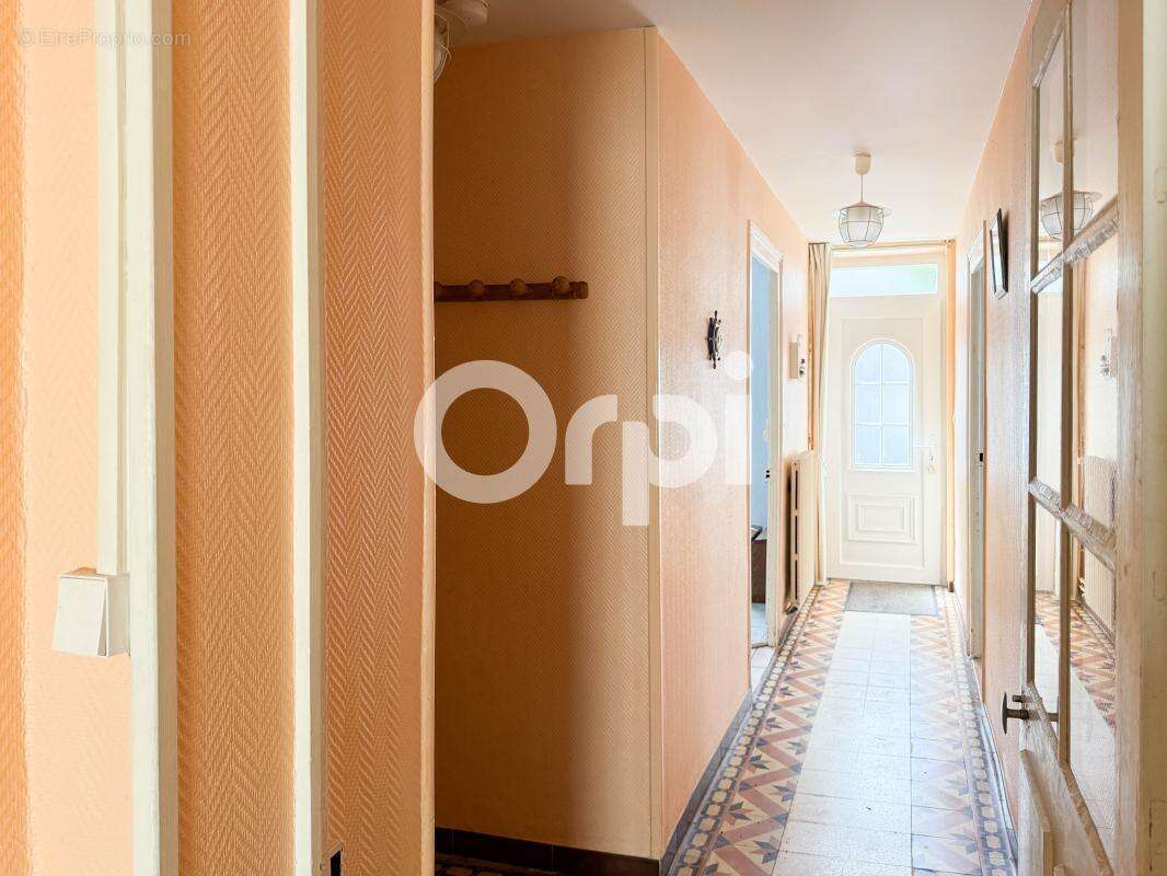 Maison de ville avec grande cour - photo 2