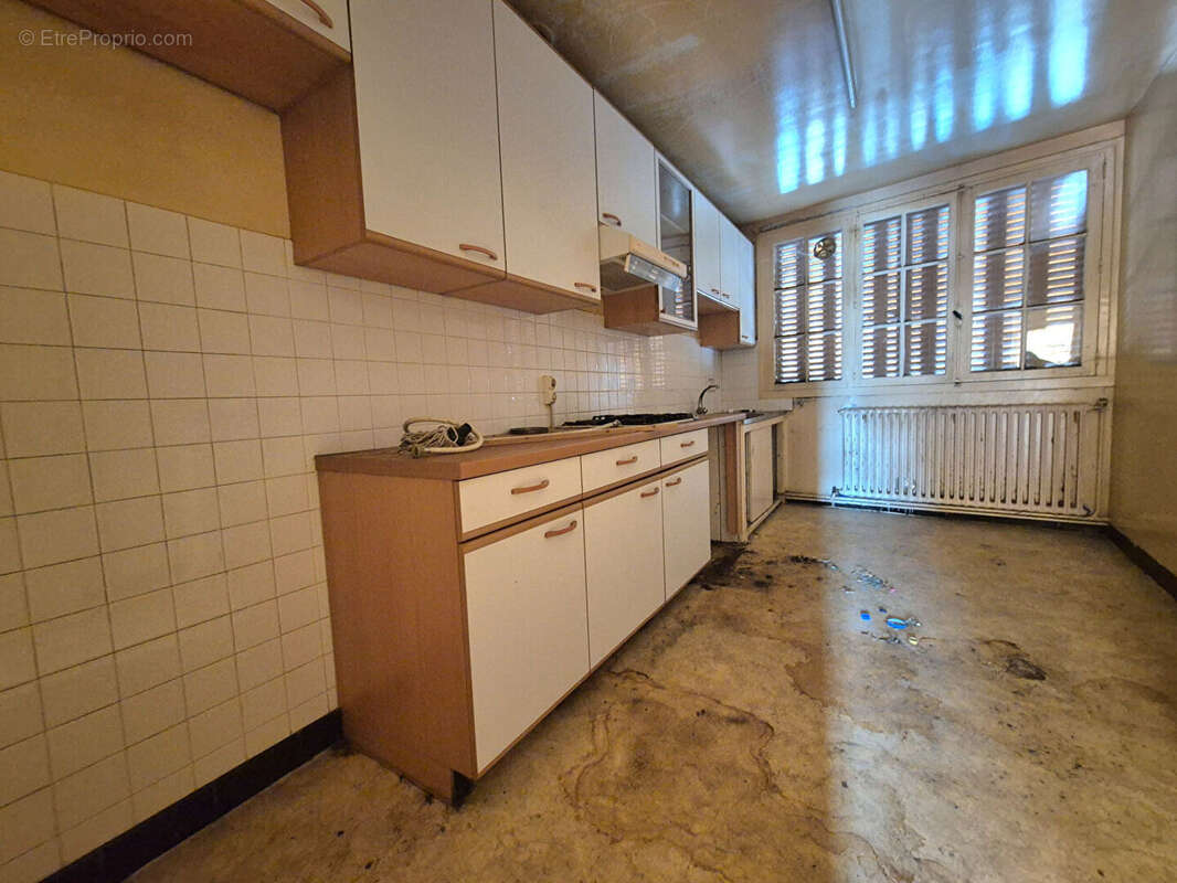 PONT-DU-CHÂTEAU / Centre bourg immeuble de rapport à vendre, belle opportunité ! - photo 11