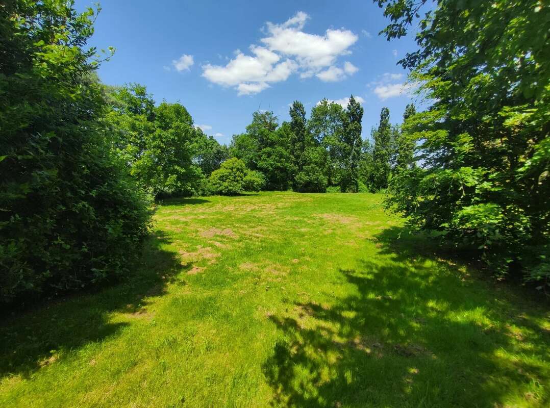 Maison à BAZOGES-EN-PAREDS