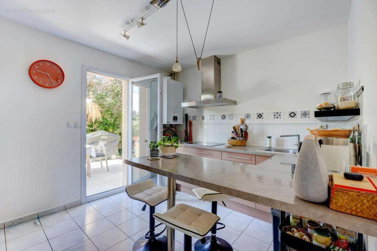 Maison de 4 pièces de 112 m² à Décines-Charpieu - photo 5