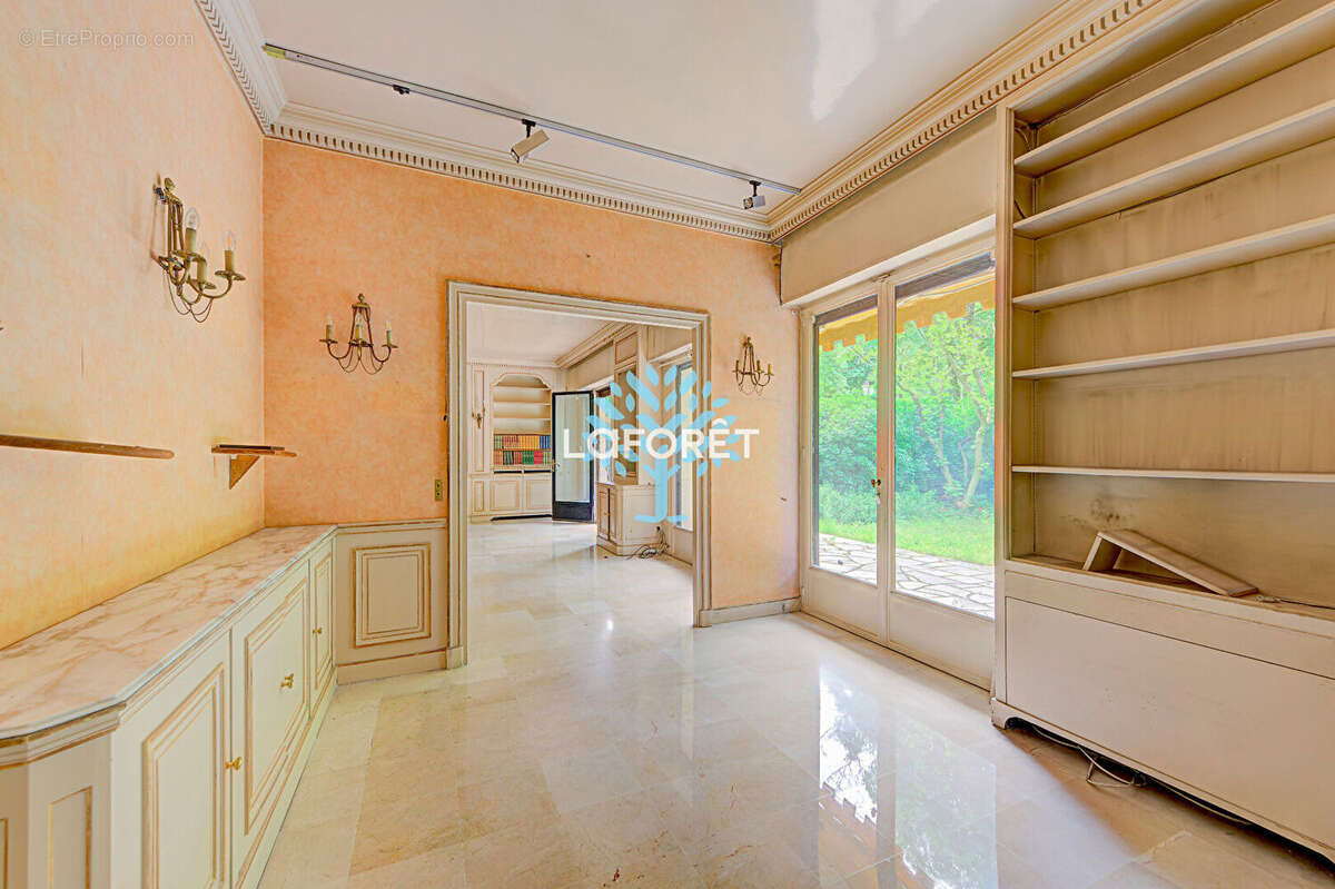 Appartement à NEUILLY-SUR-SEINE