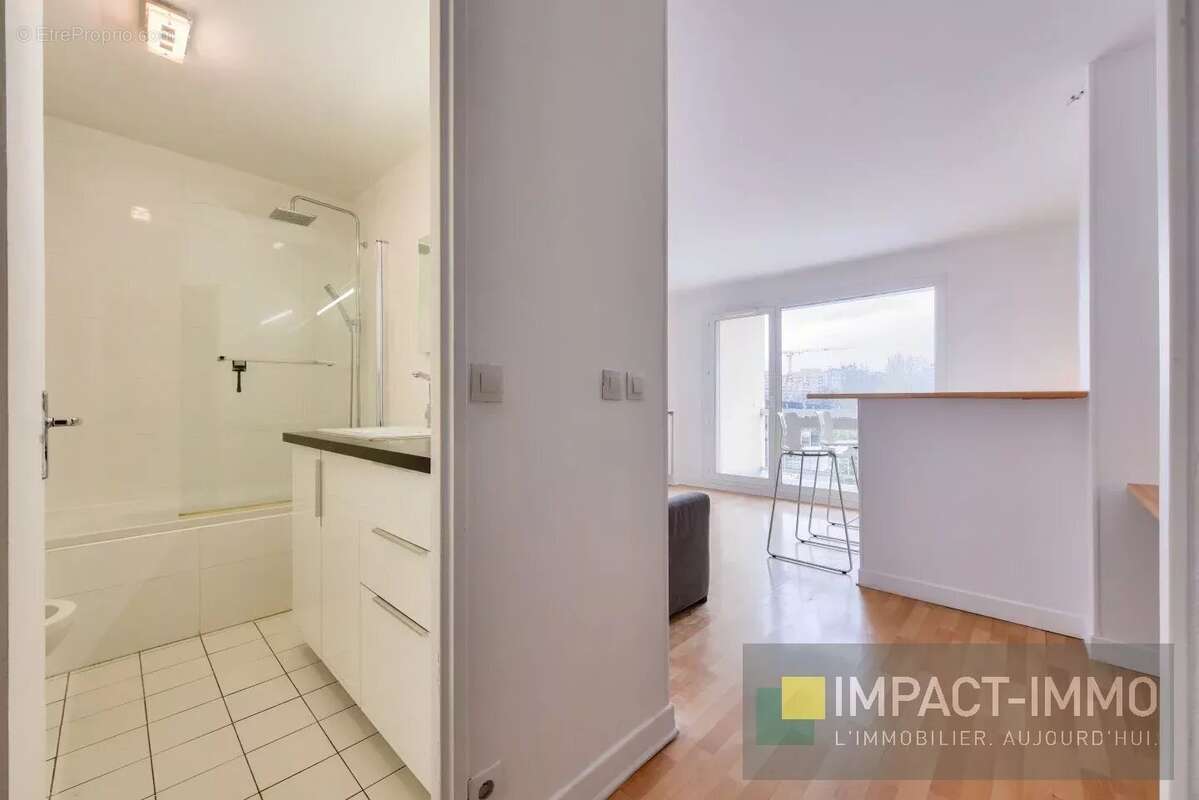 Appartement à COURBEVOIE