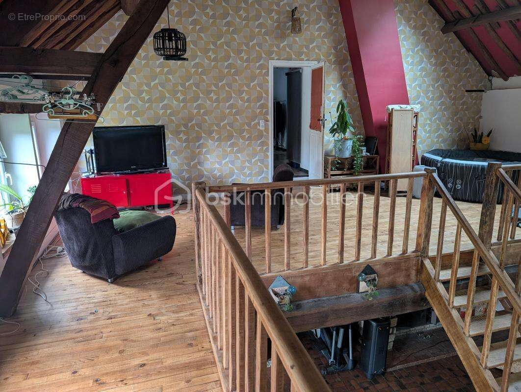 Maison à EGRISELLES-LE-BOCAGE